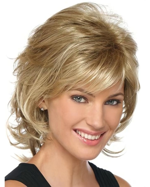 Durable Blonde Wavy Chin Length Classic Wigs