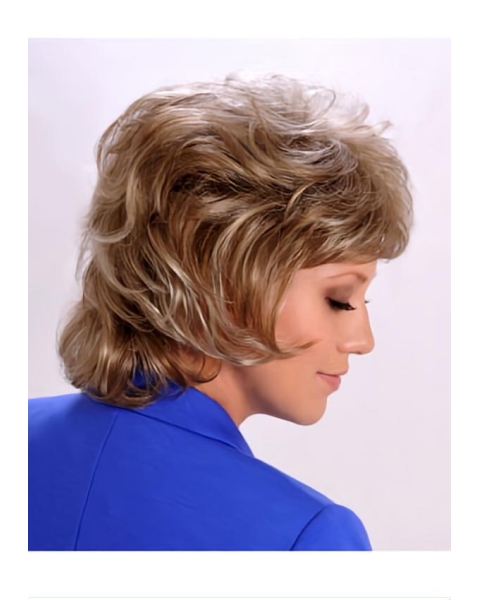 Gorgeous Blonde Wavy Chin Length Classic Wigs