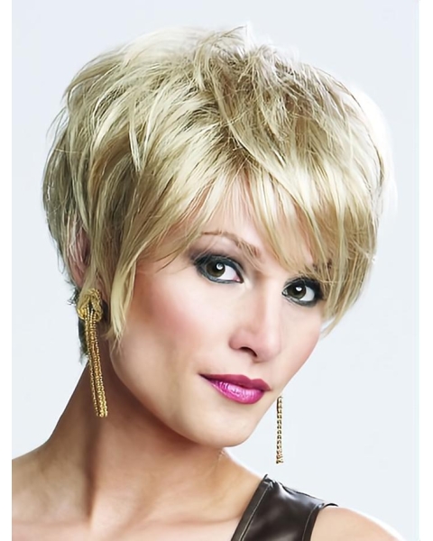 Fashional Chin Length Straight Blonde Layered Fantastic Wigs