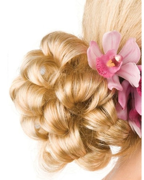 Synthetic Blonde Stylish Wraps / Buns