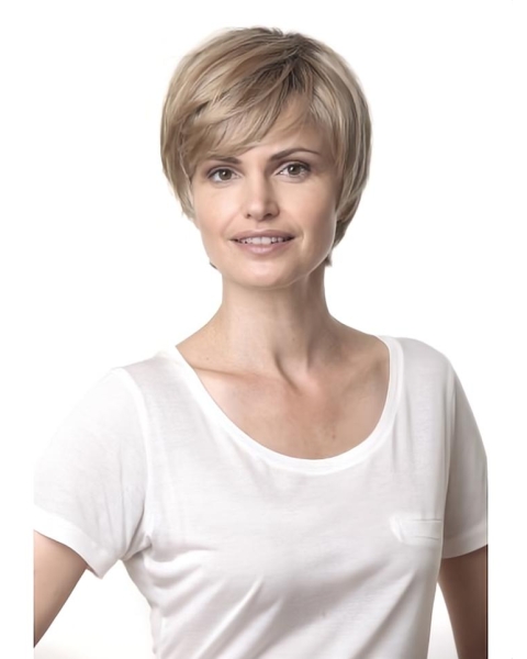 Impressive Straight Short Blonde Lace Front Synthetic Women Wigs