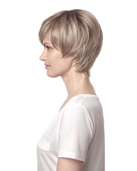 Impressive Straight Short Blonde Lace Front Synthetic Women Wigs